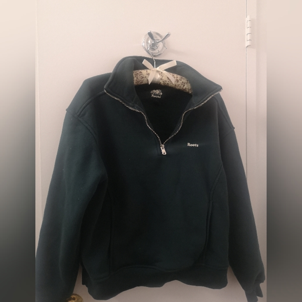 Roots Dark Green Zip-Up Sweater